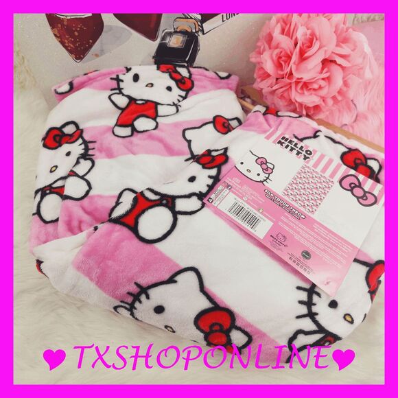 💗🌙 {Hello Kitty} silk touch throw blanket🌙💗NEW - Picture 2 of 6